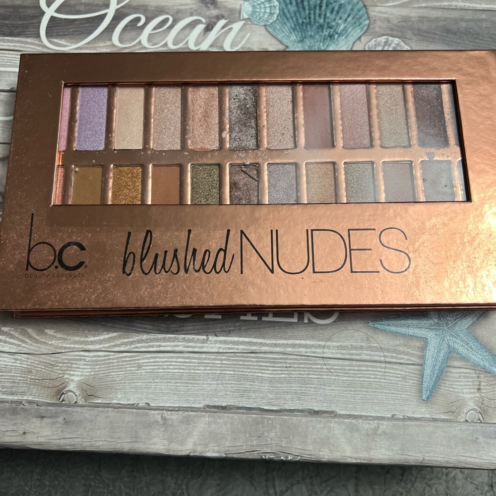 B c Eyeshadow